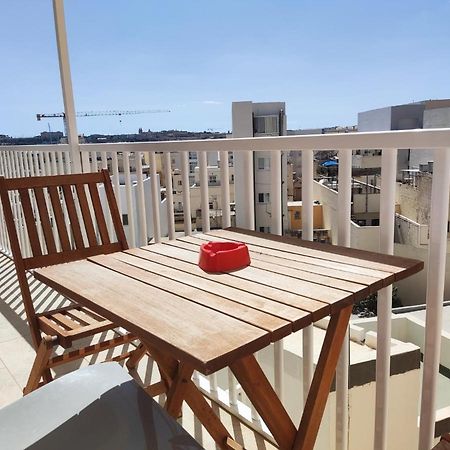 Modern apartment in Gzira Buitenkant foto