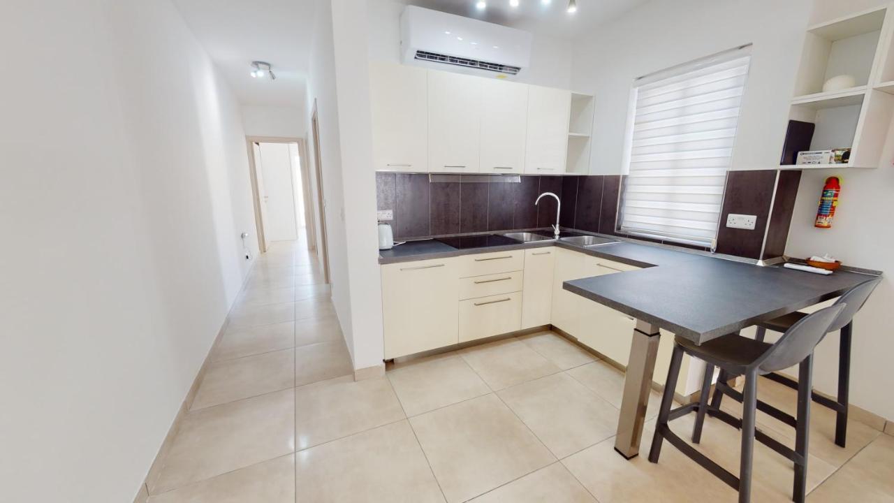Modern apartment in Gzira Buitenkant foto