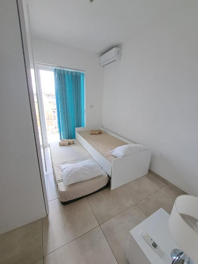 Modern apartment in Gzira Buitenkant foto